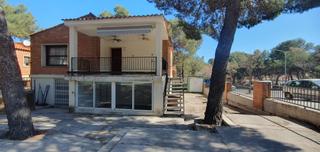 Location Local commercial  Carrer 102. Local comercial en plena calle 29 de la cañada