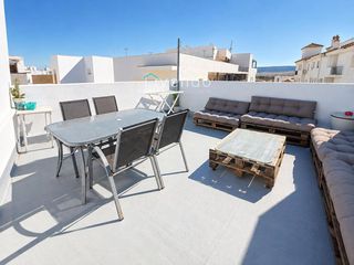 Casa a Barbate. Casa independiente con azotea privada