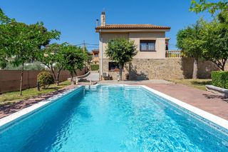Chalet  Calle bonaigua. Impresionante chalet en castellbisbal  can santeugeni por 628.90