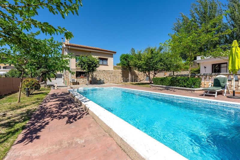 Foto d153bd12-8d68-4873-9e97-ce7a1eb990b9. Xalet amb aparcament piscina a Castellbisbal