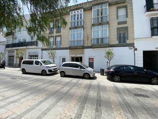 Lloguer Local Comercial a Núcleo urbano. Local en alquiler en el centro de chiclana, calle proximamente p