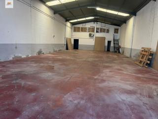 Nau industrial a La Banda - Campo de Fútbol. Venta de nave en el poligono el torno, chiclana