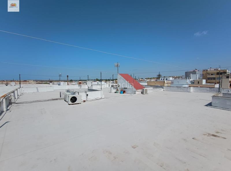 Foto 2b251df5-b0b1-4a00-840f-c7727bc9bce4. Pis a La Banda - Campo de Fútbol Chiclana de la Frontera