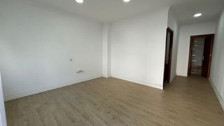 Lloguer Local Comercial a Núcleo urbano. Local comercial centro ideal para despacho o almacen