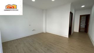 Lloguer Local Comercial a Núcleo urbano. Local comercial centro ideal para despacho o almacen