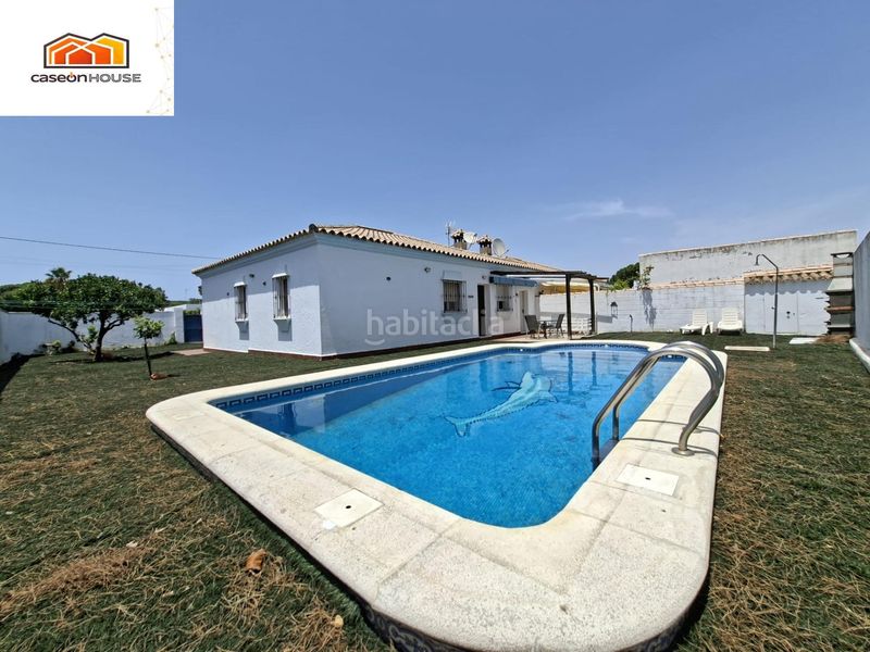Foto f840be25-8a08-4290-b3f8-156fba395921. Xalet amb aparcament a Las Lagunas - Campano Chiclana de la Frontera
