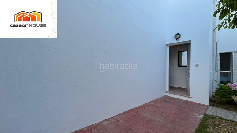 Foto 34e18e60-0bc9-4735-a7c6-3ea5b16f121d. Apartament amb aparcament piscina a Novo Sancti Petri Chiclana de la Frontera
