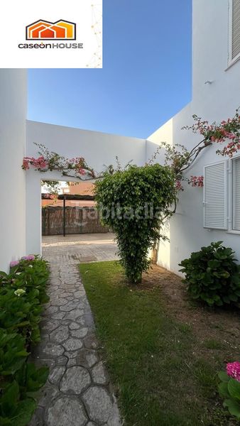 Foto 3a2c1725-459e-4615-b16a-d94d255cd6aa. Apartament amb aparcament piscina a Novo Sancti Petri Chiclana de la Frontera