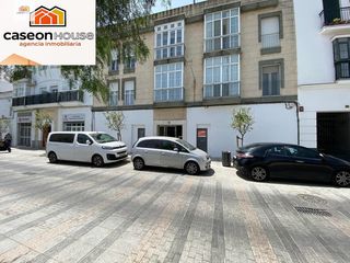 Local Comercial a Núcleo urbano. Local en venta en el centro de chiclana, calle proximamente peat
