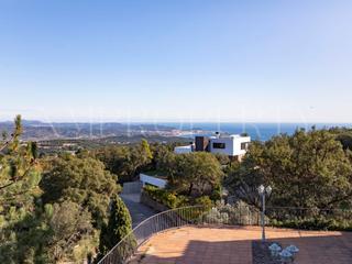 Casa a Avinguda del mas nou. Casa con vistas panorámicas
