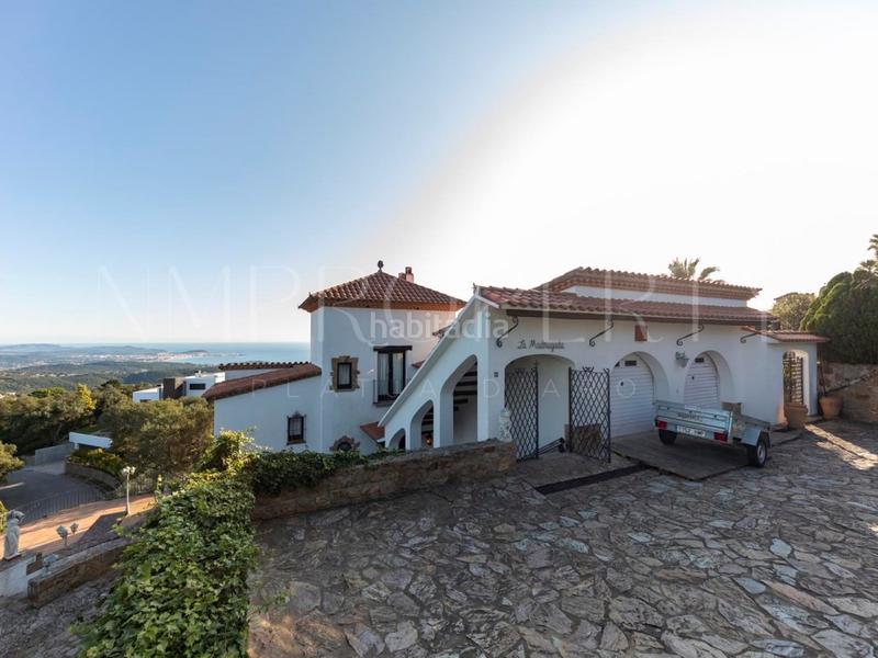 Foto f288b8dd-3624-42d4-bee3-163d17613e91. Casa a avinguda del mas nou a Urbanitzacions Platja d´Aro