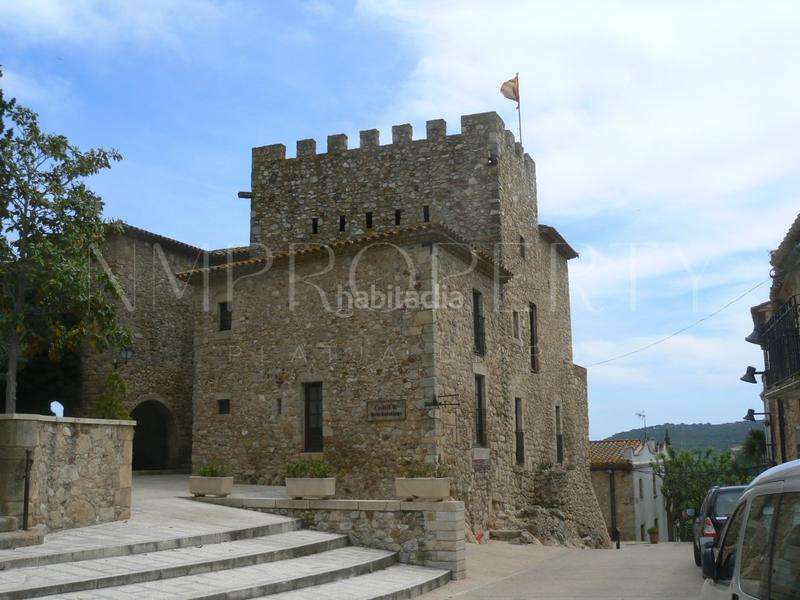 Foto 0a8d360c-456d-4c9d-b91e-40404164a49c. Aparcament cotxe a Castell d´Aro