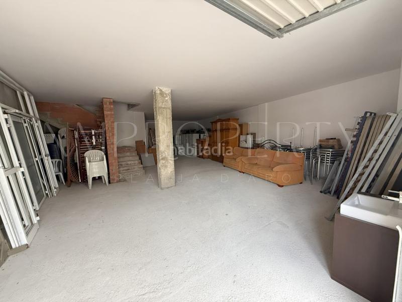 Foto f47db849-060e-44fd-a72b-7b78cddfaf84. Aparcament cotxe a Castell d´Aro