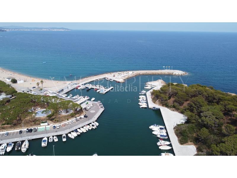 Foto c04ce9a8-32df-453a-a1db-f65dd78578f3. Apartament amb aparcament a Port d´Aro Platja d´Aro