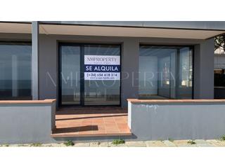 Lloguer Local Comercial  N/a. Fantastico local frente mar