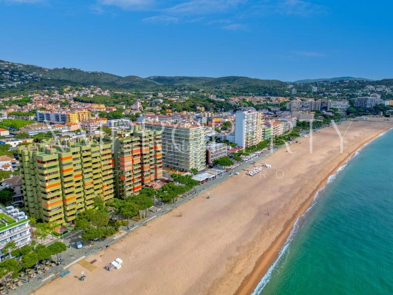 Foto 81025521-11d2-4934-823a-f0fd3728bf46. Piso ático en primera línea de mar en Centre-Platja Platja d´Aro