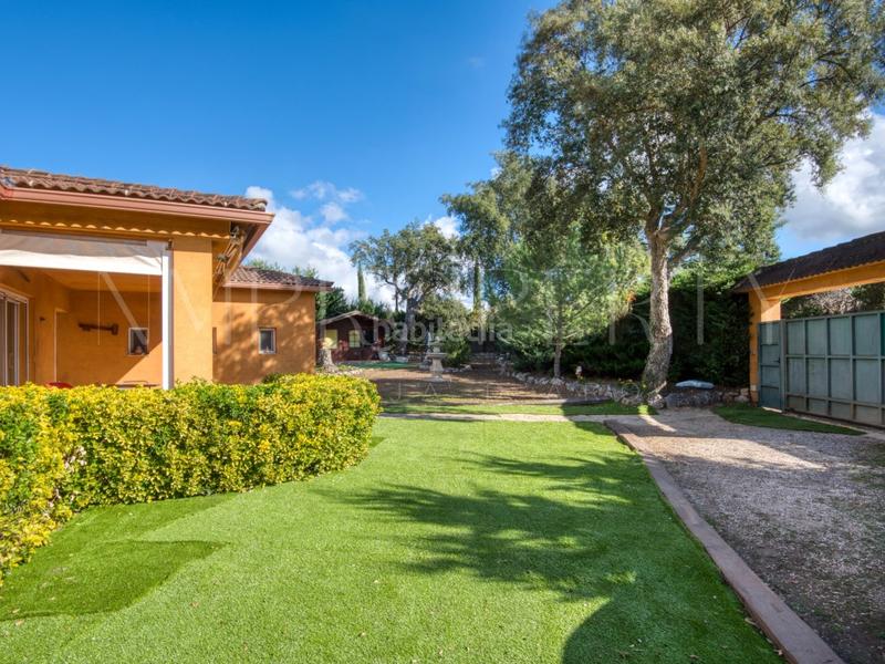 Foto 0485a336-5873-44d4-84de-31c97b478f91. Casa  en venta en can carbonell privacidad, comodidad y encanto en una sola planta en Caldes de Malavella