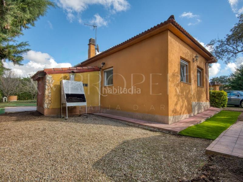 Foto 5137ea3f-06b3-4ddd-88c9-0eedc00d25e7. Casa  en venta en can carbonell privacidad, comodidad y encanto en una sola planta en Caldes de Malavella