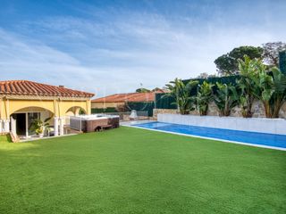 Chalet  Paseo safir. Chalet en venta en platja daro  con licencia tur�stica en vigor
