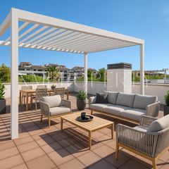 �tico  Avinguda catalans universals. Espectacular apartamento con vistas al canal.