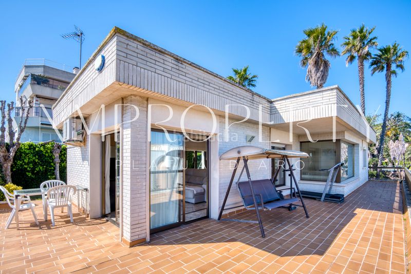 Foto 5c3c0e6c-8e1c-4816-88e9-ef8ce5703487. Xalet amb xemeneia calefacció aparcament piscina a Platja d´Aro