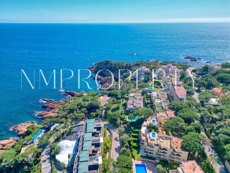 Foto 9e9f4612-2be6-4c96-b3c3-2700dfd63bfb. Alquiler ático  dúplex con piscina privada y vistas al mar en s’agaró en Sant Feliu de Guíxols