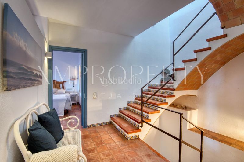Foto 4d3cd7f1-aa42-43cf-a39d-f06a76d7e1f5. Casa aparellada amb xemeneia a Aiguafreda-Sa Tuna Begur