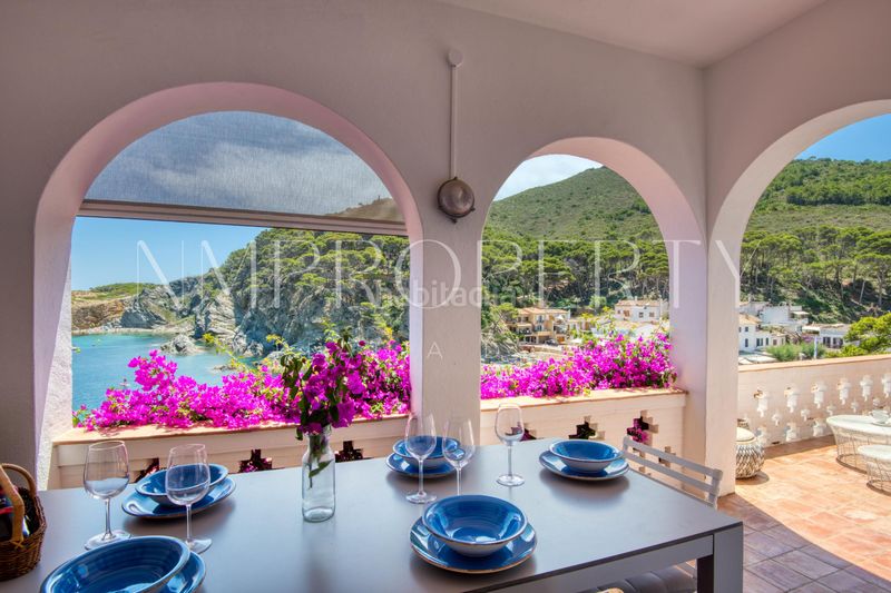 Foto a146a2ae-1c12-4bc2-8a74-b550c85e6812. Casa aparellada amb xemeneia a Aiguafreda-Sa Tuna Begur