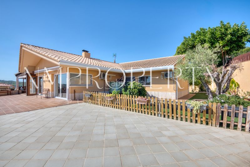 Foto fdc0ecb5-3915-42ea-9692-9fbc0856026a. Chalet villa con piscina infinity y espectaculares vistas al mar a 5 minutos de platja d’aro en Platja d´Aro