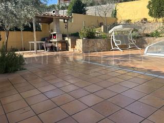 Xalet a Fenals. Casa unifamiliar de 5 habitaciones en el centro de platja daro