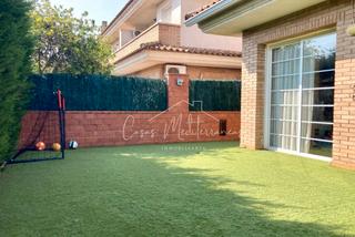 Casa aparellada a Regueral - Prat d'en Forés. Casa pareada en zona pino redondo, cambrils.