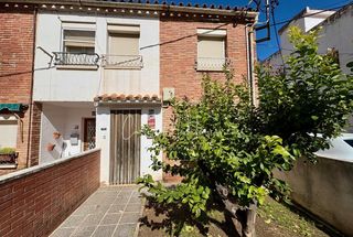 Casa aparellada a Carrer de pau casals 50. Casa en el coraz�n de cambrils