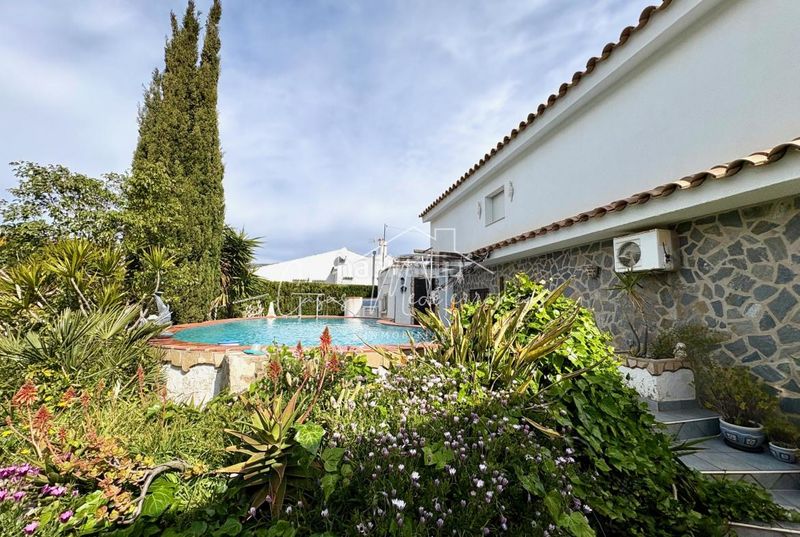 Foto d2fb2e6a-5f5d-4455-b80a-c4acd226c95a. Xalet amb calefacció aparcament piscina a Calafat Ametlla de Mar (L´)