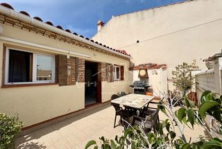 Semi detached house in Centre. Chalet adosado céntrico