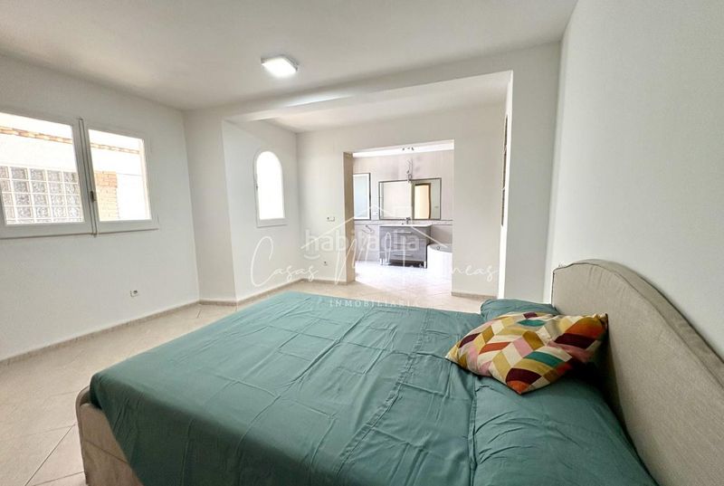 Foto 9c72f08b-4fa0-4154-8fe9-b0e76e94dfad. Casa adossada a Centre Miami Platja