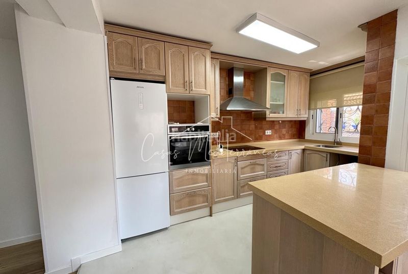 Foto e89a9db8-2706-4245-aaa0-f63e86500a69. Casa adossada a Centre Miami Platja