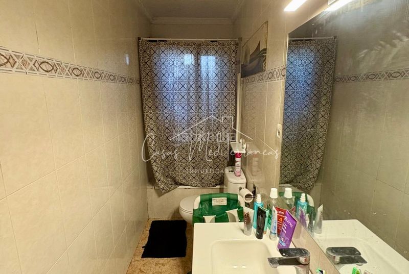 Foto aa4e6844-7e03-4b2c-82f8-c7eee3d14c5b. Casa aparellada a Centre Miami Platja