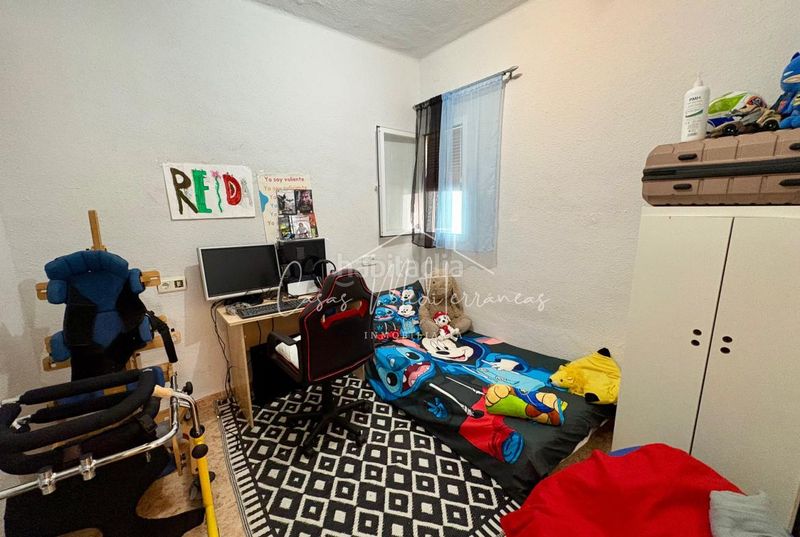 Foto e3358781-00ee-45df-8ea4-fc536d8ac37a. Casa aparellada a Centre Miami Platja