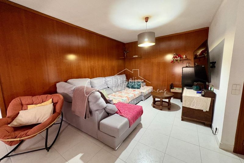 Foto c0b3f00c-3c40-4cfa-a967-a53c063de670. Casa aparellada amb xemeneia calefacció aparcament a Mont-roig del Camp