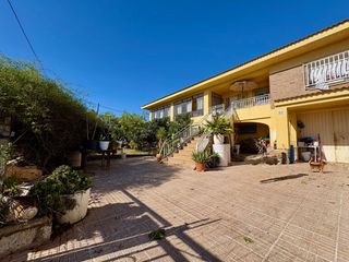 Chalet in Centre. Chalet independiente en miami playa