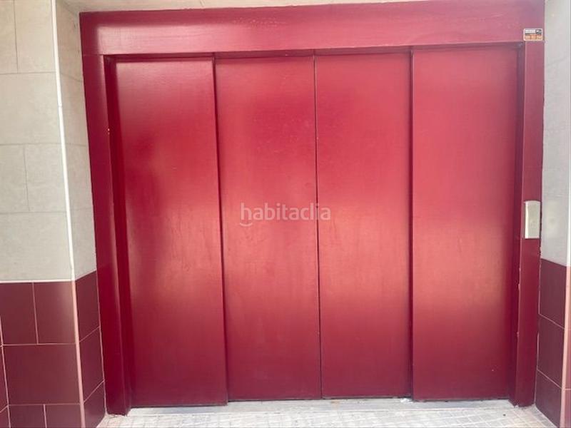 Foto 42b91943-5585-445d-8333-3fdf2b0fdc67. Aparcament cotxe a Avenida de Abril-9 de Octubre Sagunt