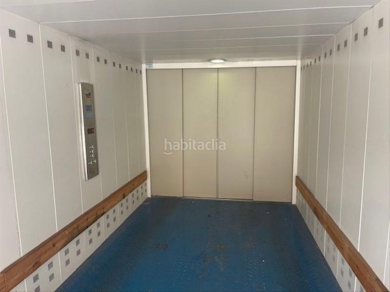 Foto 4f37a12b-d8ba-43cd-8f18-121b17e0f833. Aparcament cotxe a Avenida de Abril-9 de Octubre Sagunt