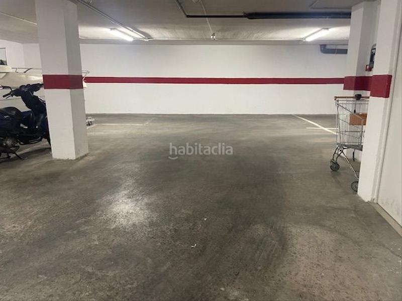 Foto 5110429a-8b74-472a-a92f-5644d487cb32. Aparcament cotxe a Avenida de Abril-9 de Octubre Sagunt