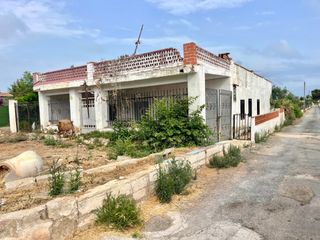 Country house in Cv-2250 6. ?? 1.465 m² con casa para reformar a minutos del mar – moncofa