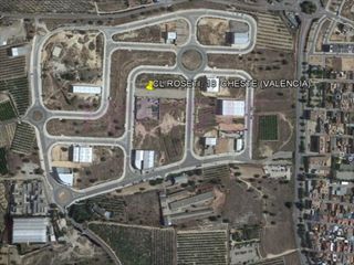 Industrial plot in Cheste. Parcela limpia y en llano de 1002 m2, a escasos metros de la pob