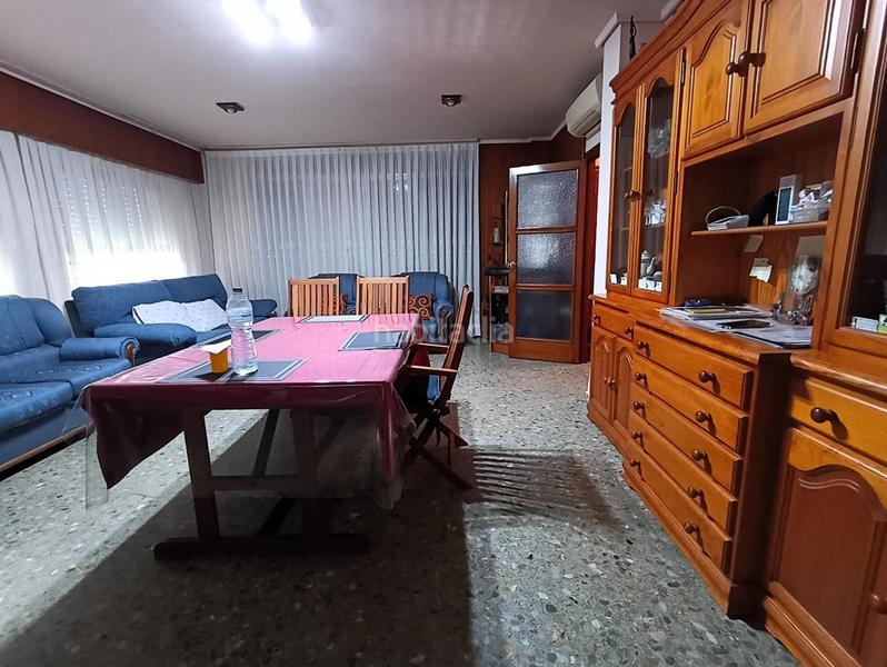 Foto 3101a214-52e6-487d-a124-52ee8f77f044. Casa amb piscina a Cheste