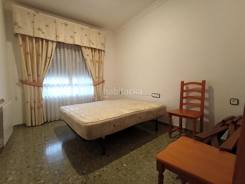 Foto a25e3e8a-932e-46e3-916b-b5b319d609ba. Casa amb piscina a Cheste