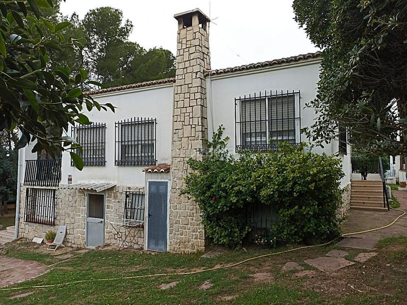 Foto c6ead4c2-eeb6-45d1-87c7-e57807915f68. Casa amb piscina a Cheste