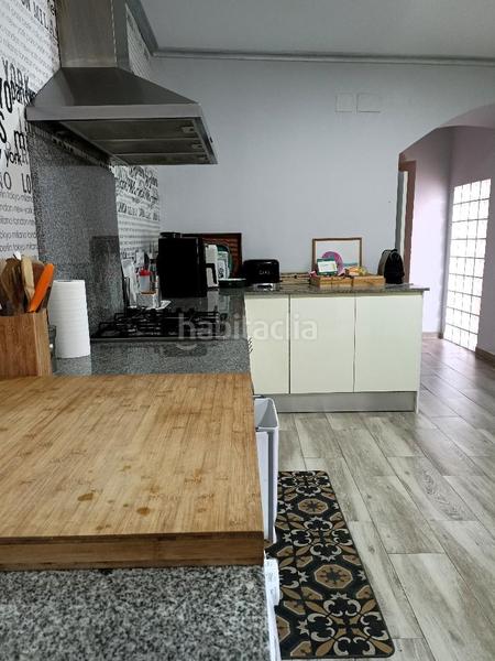 Foto 212b9053-ab14-4139-bf42-140110bcd84a. Casa adossada a Cheste