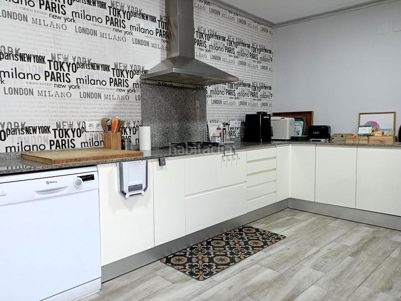 Foto 3ba58b04-2a08-4f37-a193-9225c4bfcc8c. Casa adossada a Cheste